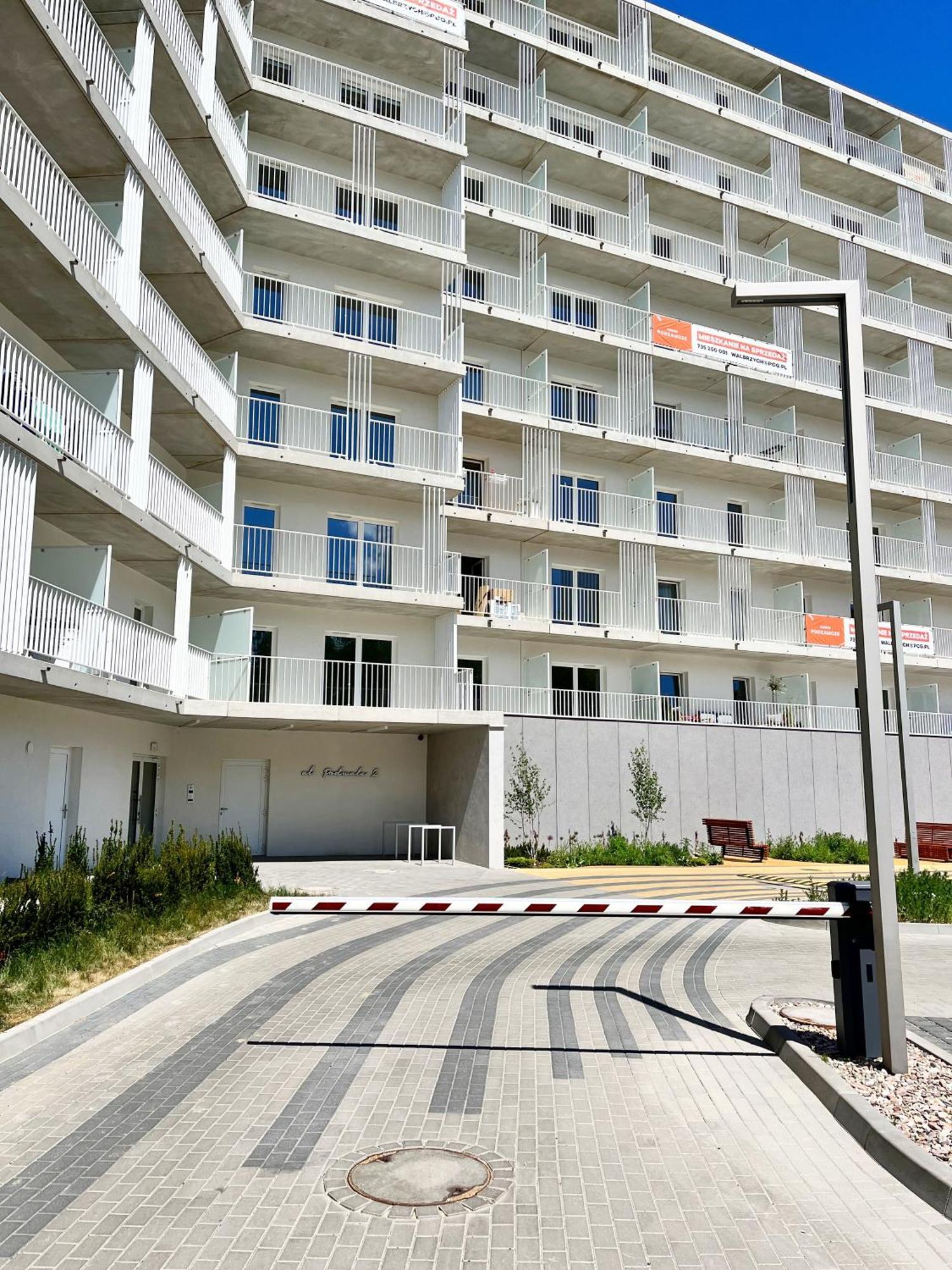 Apartament Zielone Podwale 瓦乌布日赫 外观 照片
